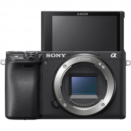 Sony Alpha a6400 Mirrorless Camera with 18-135mm Lens