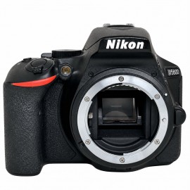 NIKON D5600 DSLR CAMERA (used)